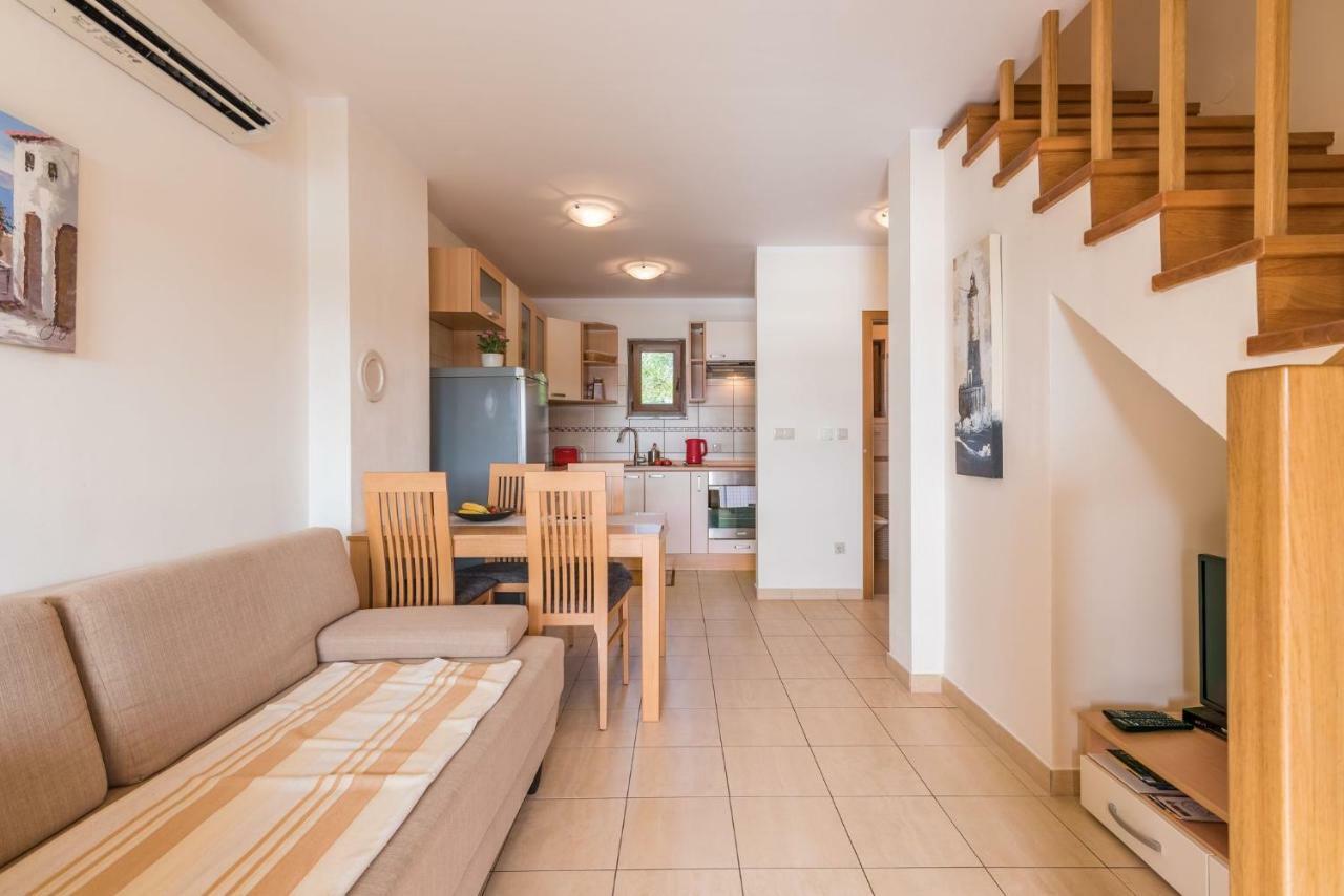 Apartments Insula Aurea كليمنو الغرفة الصورة